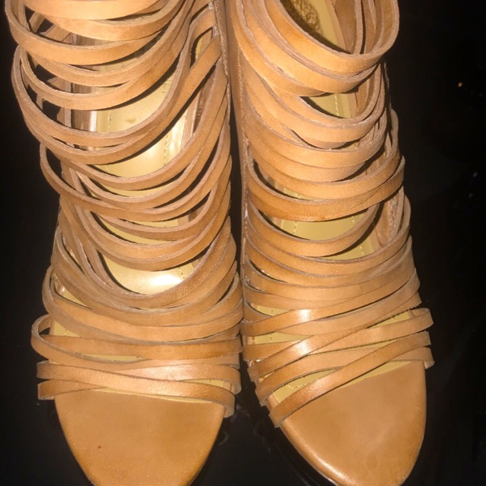 Carmel color Vince camuto wedge sandals 👡
